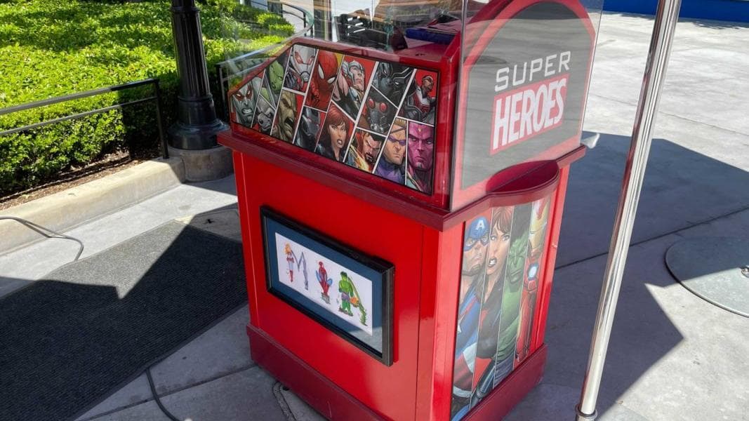 PHOTOS: Letter Brush Art Stands Return with New Marvel Super Heroes Designs in Disney California Adventure
