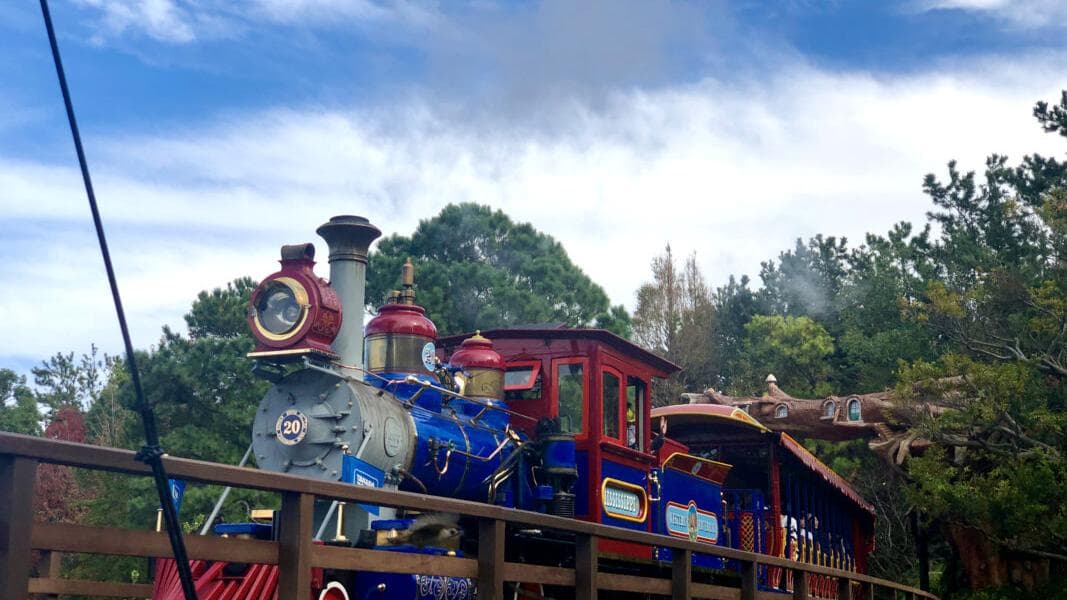 Tokyo Disney Resort Apologizes for Safety Violation on Western River Railroad Locomotive