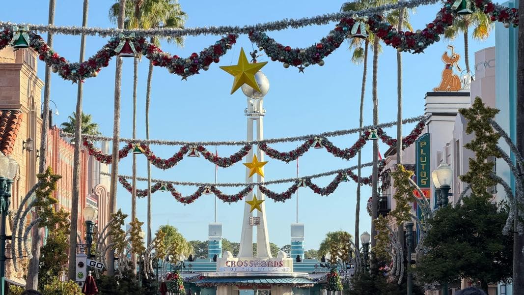 More Christmas Decorations Arrive at Disney’s Hollywood Studios