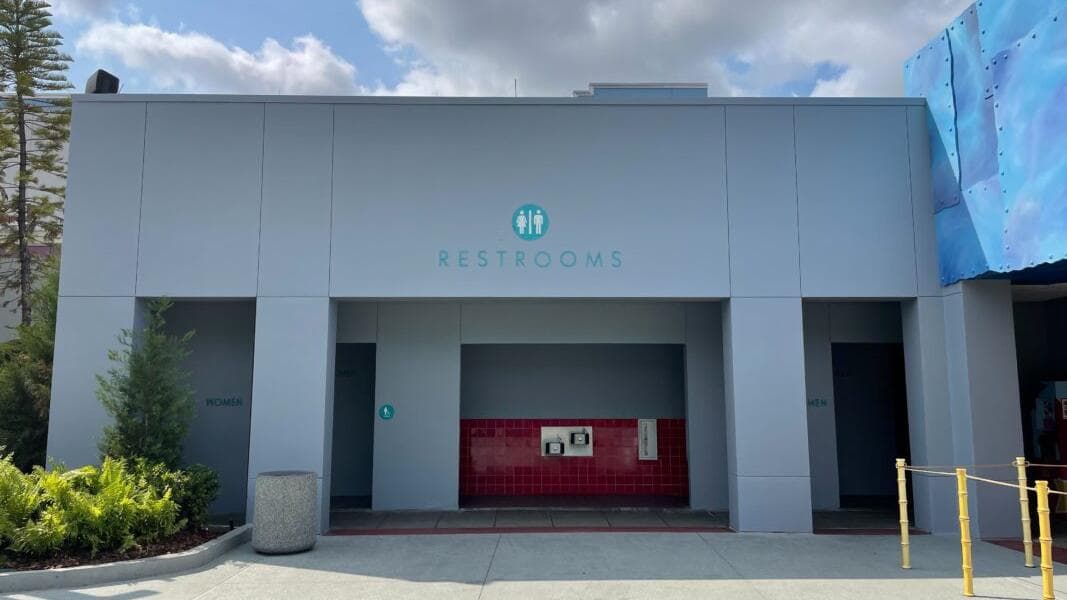 PHOTOS: Restrooms Get Repainted, Loses KidZone Theming at Universal Studios Florida