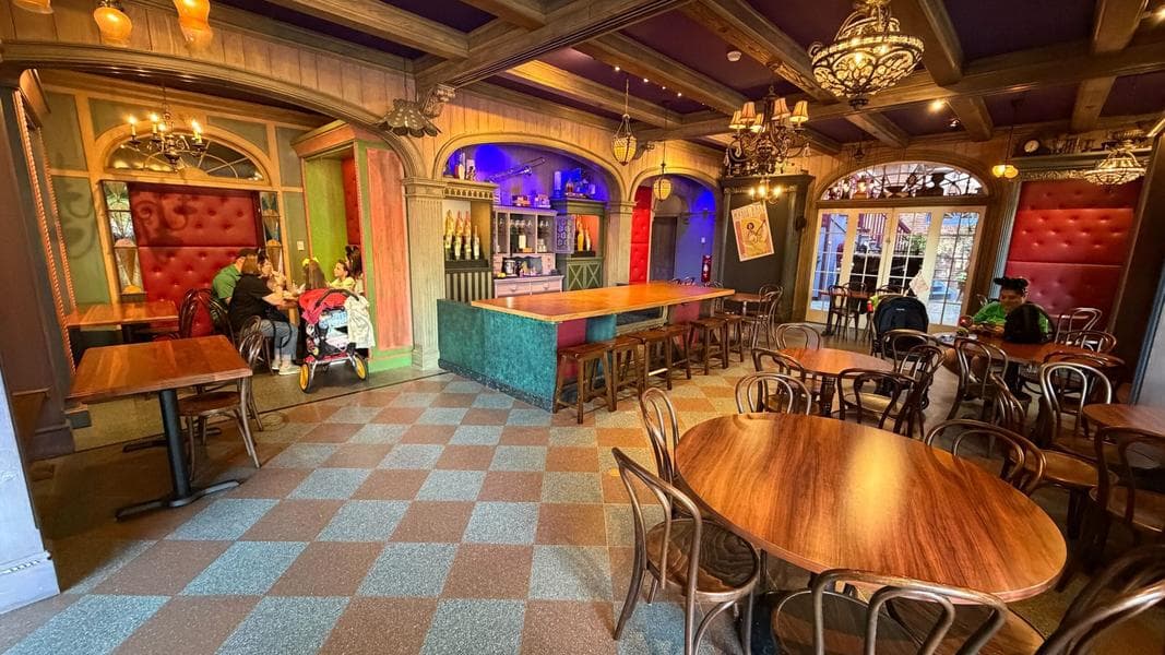 Port Royal Curios & Curiosities Closes for Jazz Club-Themed Seating Area at Disneyland