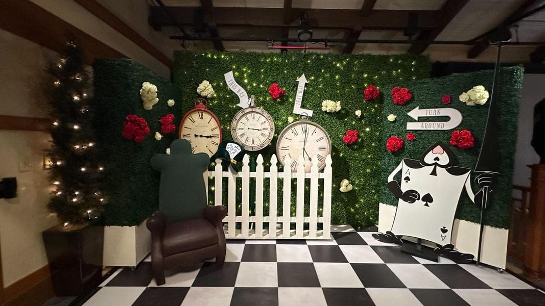 New ‘Alice in Wonderland’-Themed Photo Op at Disney Springs PhotoPass Studio