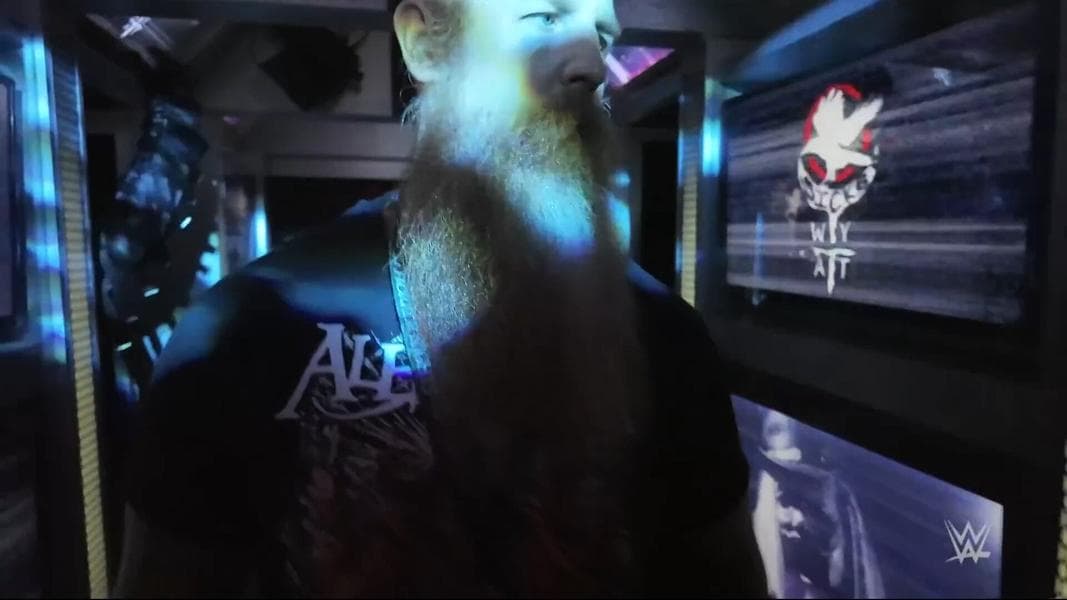 The Wyatt Sicks Visit Their Halloween Horror Nights House