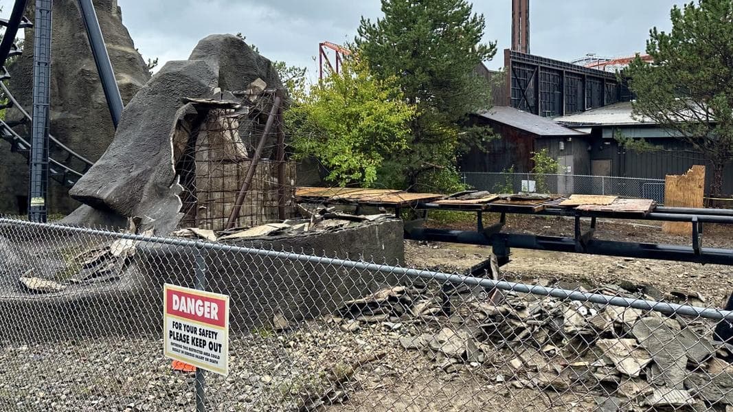 Is Demon at Six Flags Great America Closing or Just Losing its Rocks?