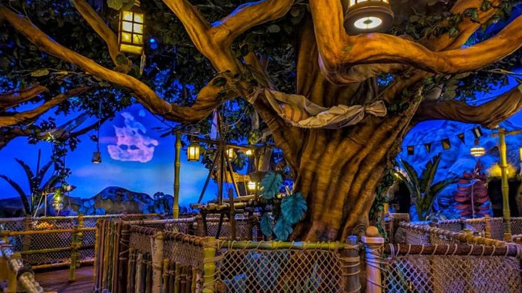 WE JUST FLEW Over Never Land on Disney’s NEW Peter Pan Ride!