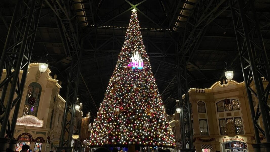 PHOTOS: Disney Christmas 2023 Decorations Arrive at World Bazaar in Tokyo Disneyland