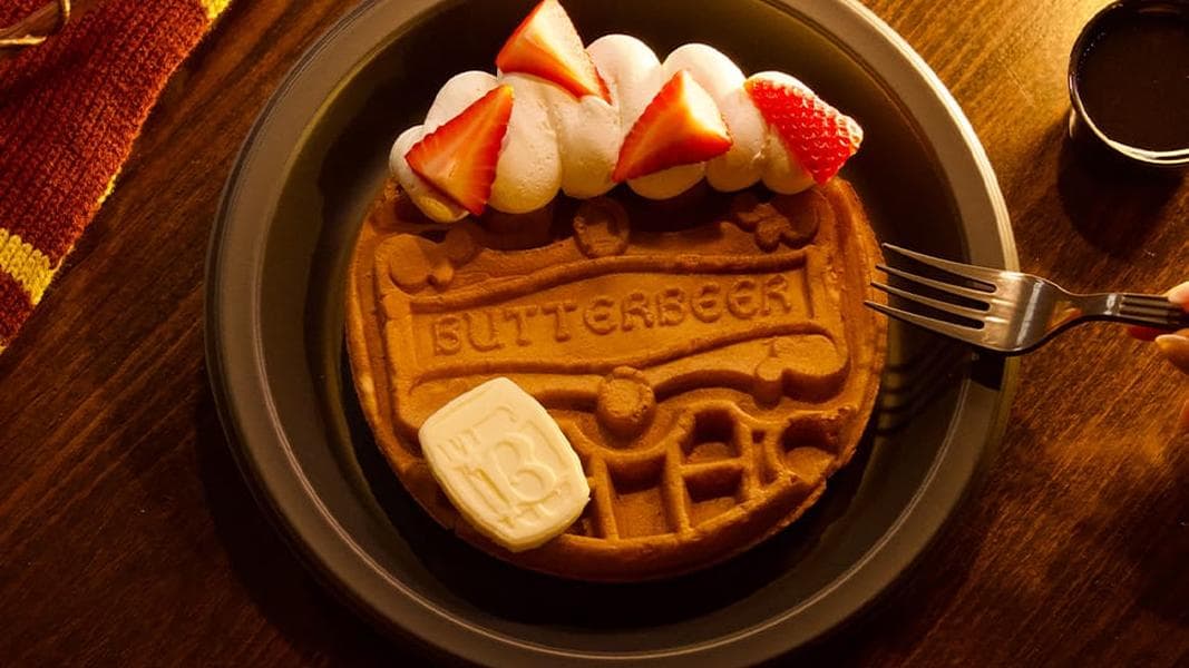 Universal’s Butterbeer Season Treats Include New Butterbeer Waffle