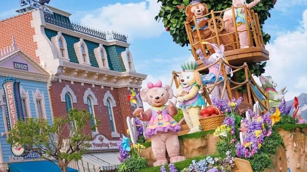 FIRST LOOK: Hong Kong Disneyland Shares Pictures of Duffy Parade Float for Resort’s 20th Anniversary