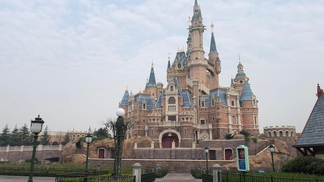 Shanghai Disneyland Removes “Standby Pass” System From Certain Attractions