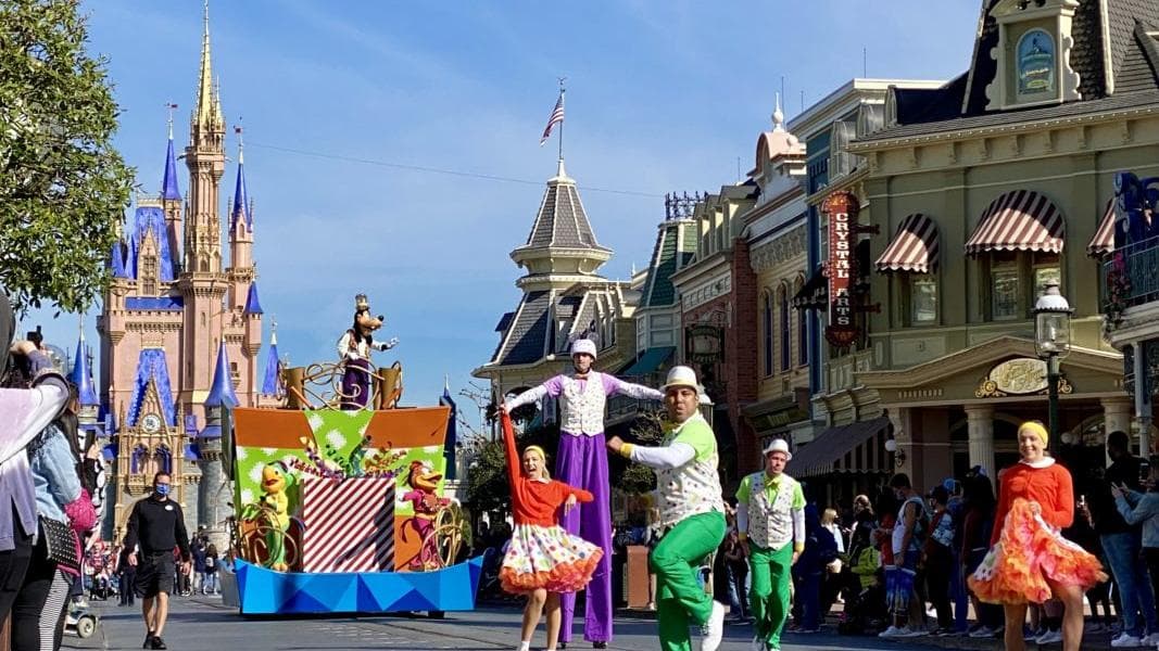 PHOTO REPORT: Magic Kingdom & Disney Springs 2/4/21 (Liberty Belle Returns To Rivers of America, New MaDe Valentine’s Day Shirts, Cinderella Castle Cookie Jar Arrives, and More)