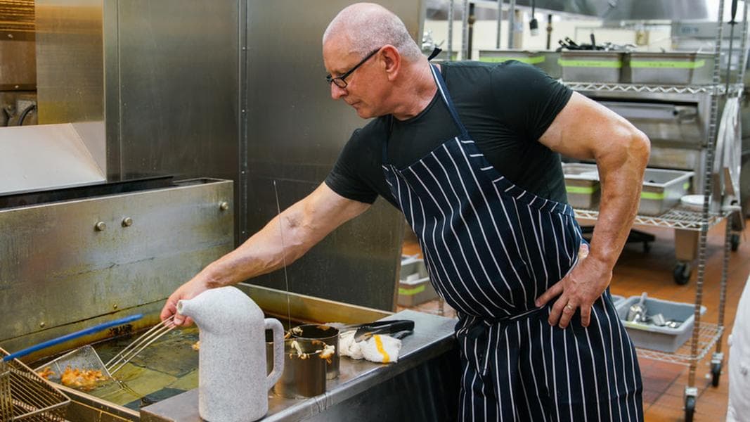 Dinner: Impossible with Robert Irvine Returns with a Trip to Cedar Point