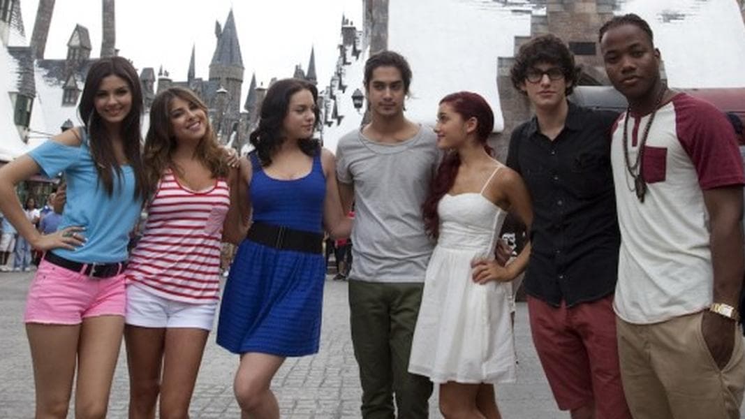 Stars in the Parks: ‘Victorious’ cast enjoys the Wizarding World