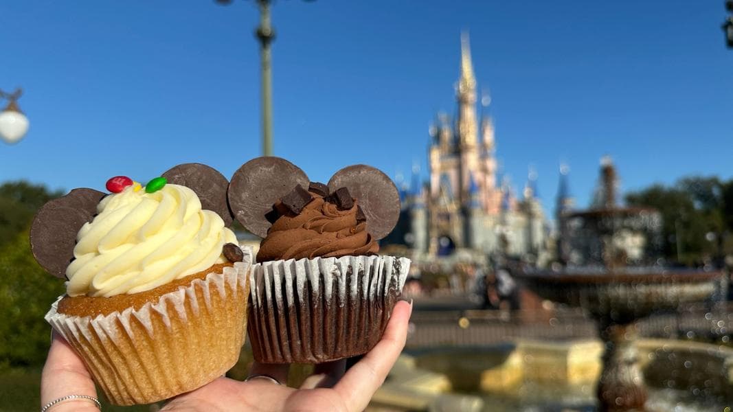 REVIEW: Cereal Milk and Chocolate Espresso Cupcakes Offer a Unique Breakfast at Walt Disney World