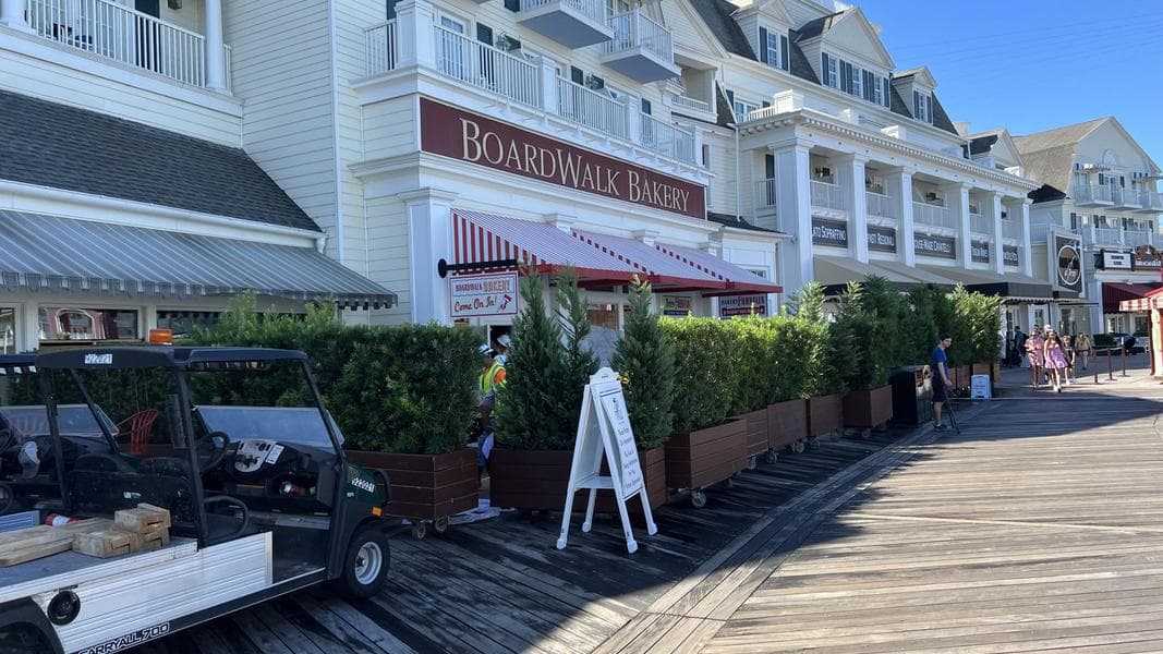 PHOTO REPORT: EPCOT 8/3/22 (Marvel Mystery Pin Set, Princess Magnets, BoardWalk Construction Continues, & More)