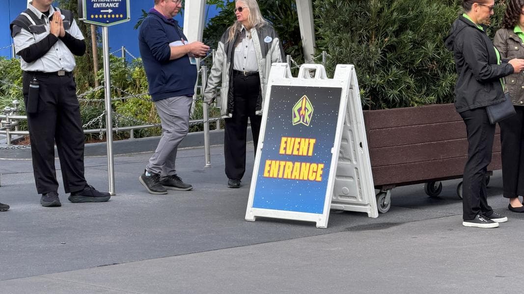 Cast Member Previews Begin at Refurbished Buzz Lightyear’s Space Ranger Spin