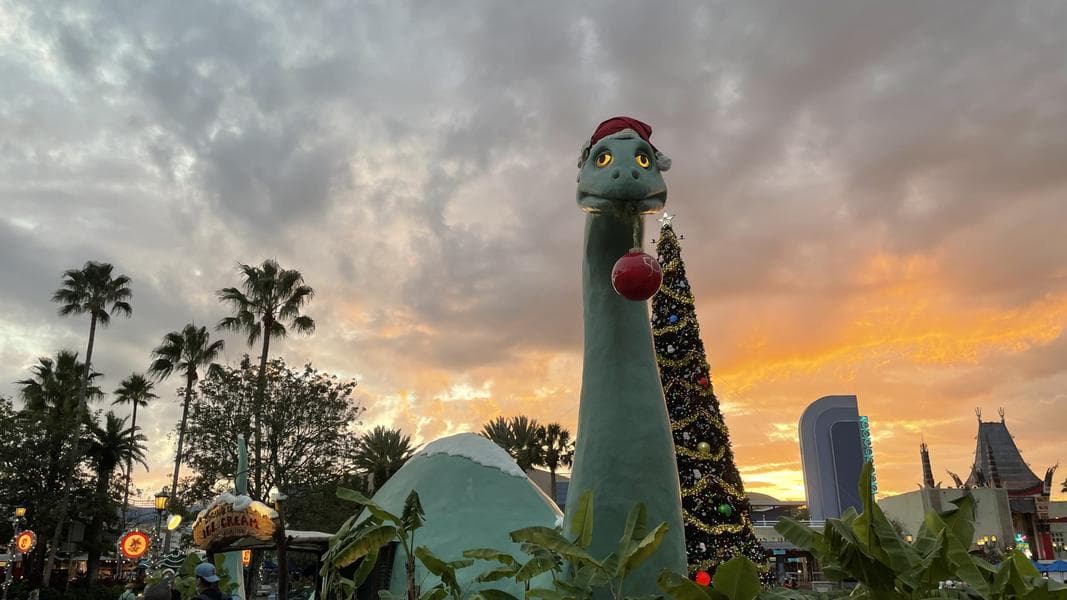 Santa Mickey Piñata Crushes at The Ganachery, New Donald Duck Sighting at Disney’s Hollywood Studios & More: EPCOT, Disney Springs, & Disney’s Hollywood Studios Photo Report 12/12/2021