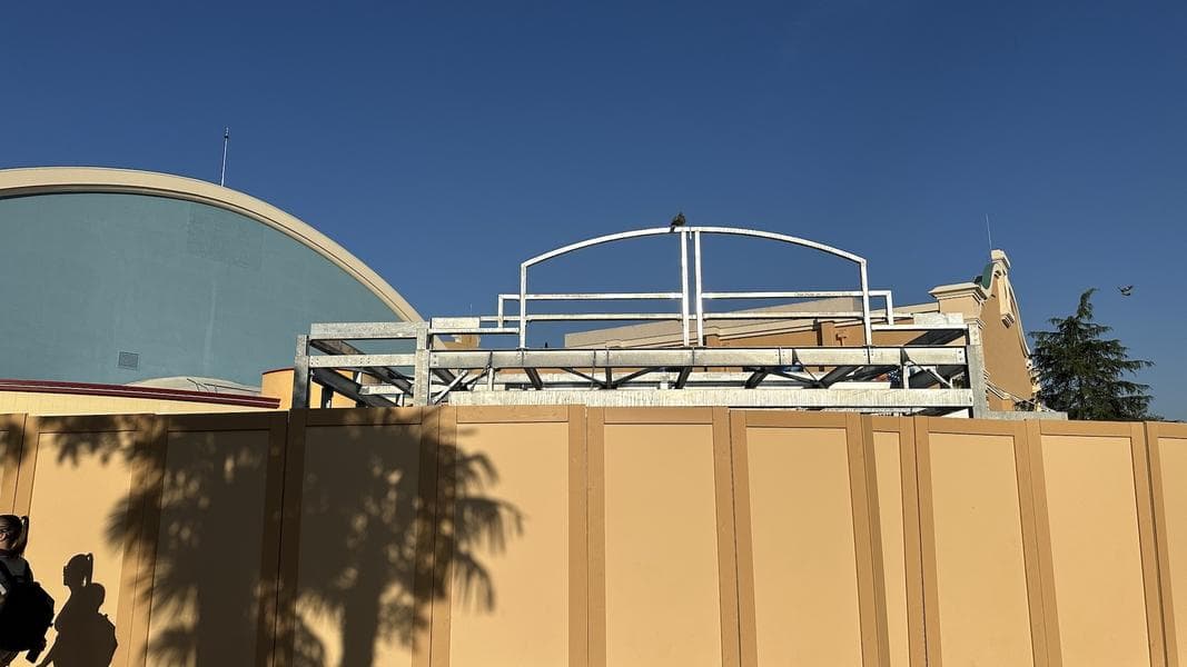 Construction on two new kiosks in Walt Disney Studios Park has started