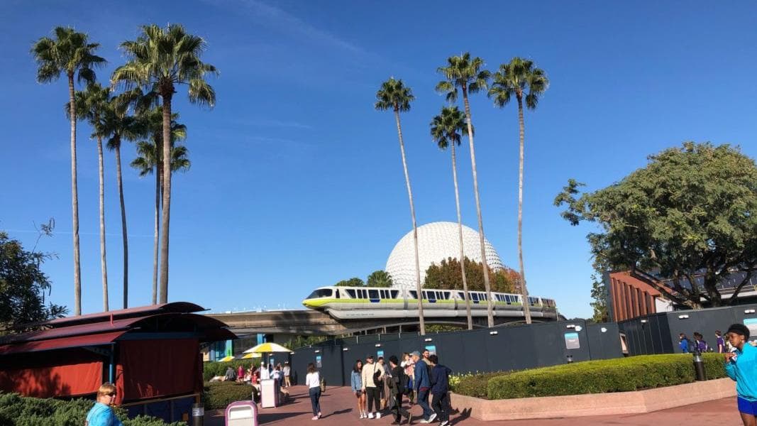 PHOTO REPORT: EPCOT 12/11/19 (Cotton Candy Santa Hat, Winnie the Pooh Cozy Knits Plush, Construction Updates, and More)