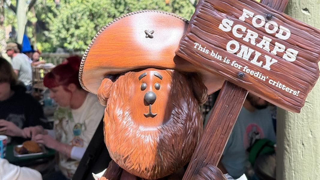 Big Al Carvings Added to Hungry Bear Barbecue Jamboree in Disneyland Park