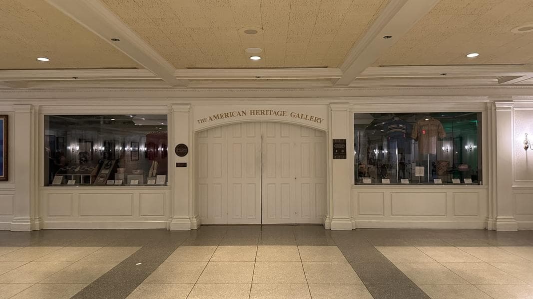American Heritage Gallery Temporarily Closed & Without Electricity at EPCOT