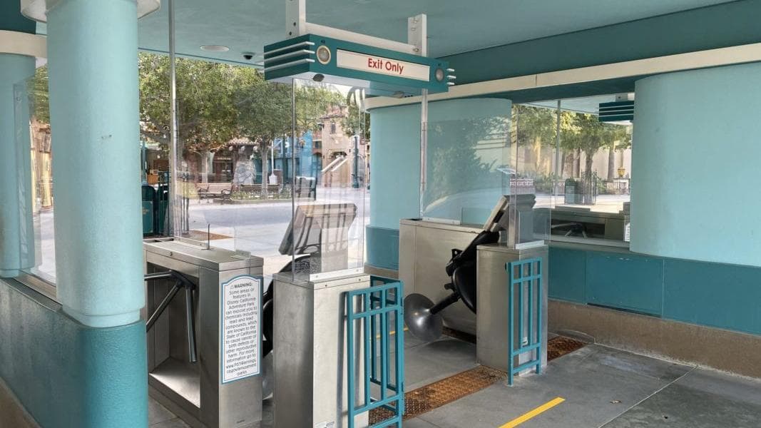 PHOTOS: Disneyland and California Adventure Add Plexiglass Shields to All Theme Park Turnstiles in Preparation for Reopening