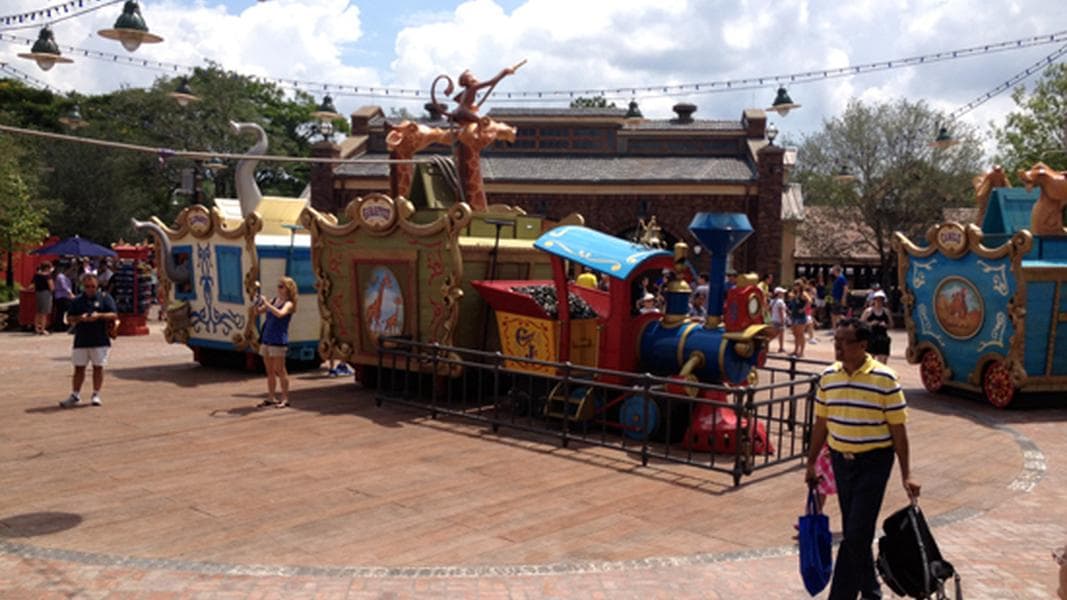 Fantasyland Update: Casey Jr. Splash ‘N’ Soak open, second Dumbo spinner revealed, new Pooh meet
