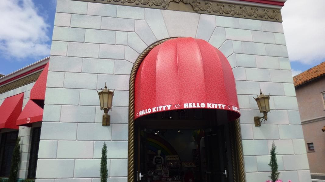 Hello Kitty Store Opens at Universal Studios Florida