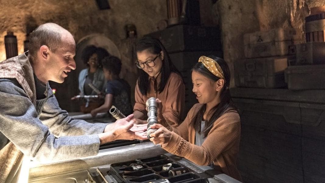 BREAKING: Savi’s Workshop – Handbuilt Lightsabers Debuting New Experience and Scrap Pieces at Disney’s Hollywood Studios