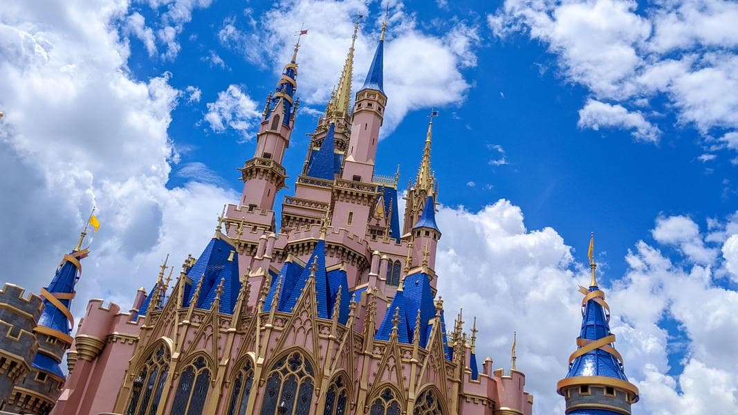 PHOTO REPORT: Magic Kingdom 7/10/21 (S.E.A. Prop Added to Jungle Cruise, Casey Jr. Splash ‘N’ Soak Station Reopens, New Patio Furniture Spotted at Polynesian for Moana Rooms, and More)