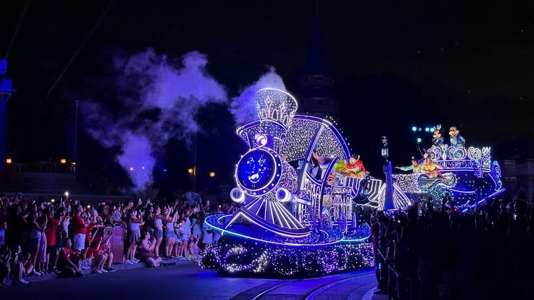 Moana Wave Dancers in Disney Starlight Parade Revamped After Negative Feedback