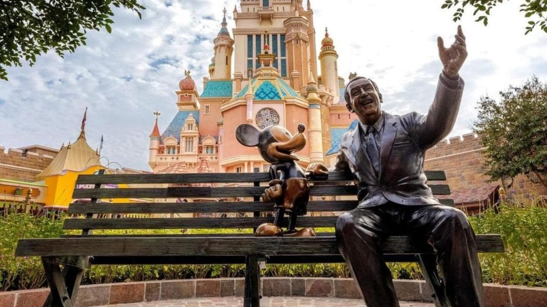 PHOTOS, VIDEO: Walt Disney & Mickey Mouse ‘Dream Makers’ Statue Unveiled at Hong Kong Disneyland