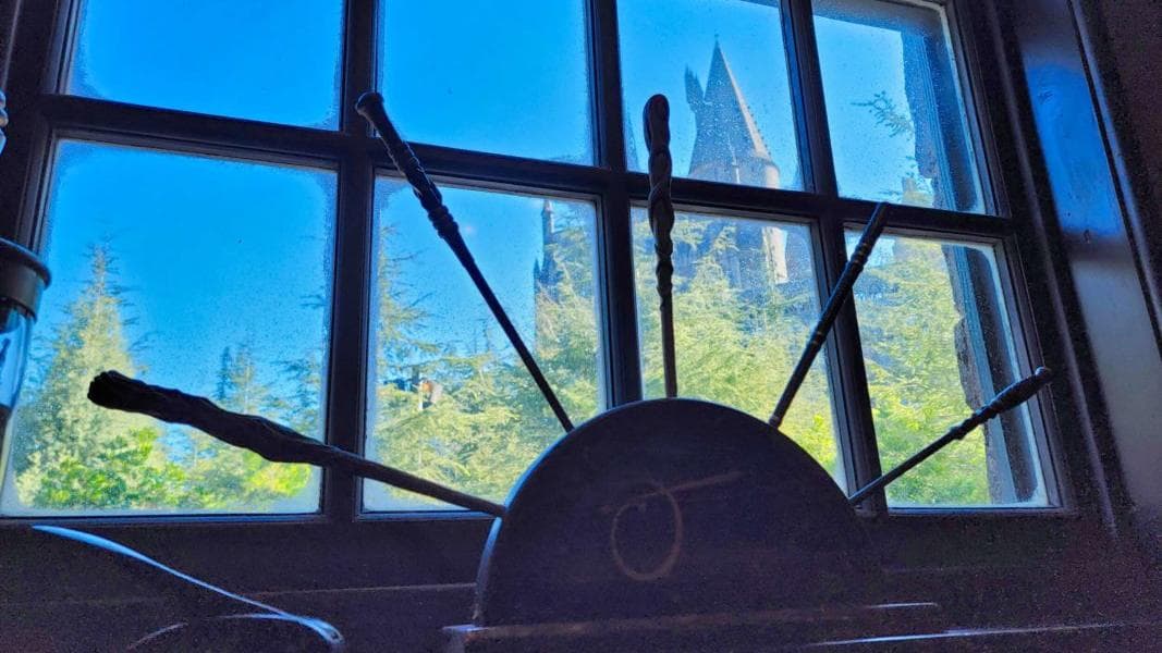PHOTO REPORT: Universal Studios Hollywood 12/8/22 (New Wizarding Wands, Honeyduke’s Haul, Toadstool in Super Nintendo World, and More)