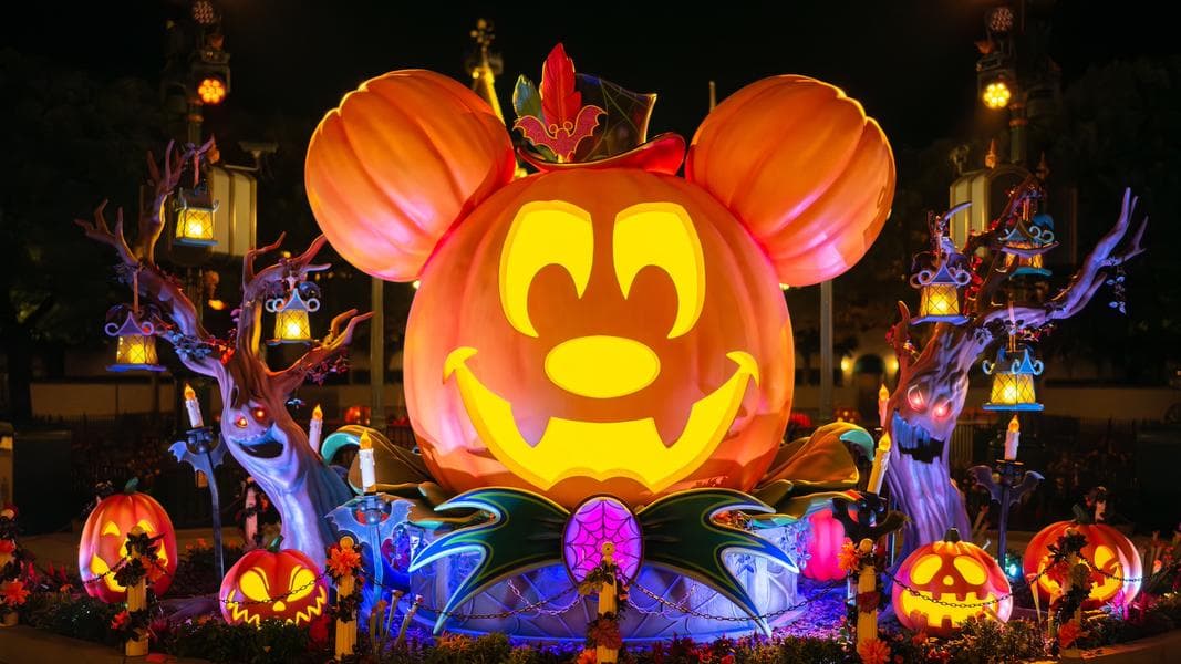 Disney Halloween Time Begins at Hong Kong Disneyland