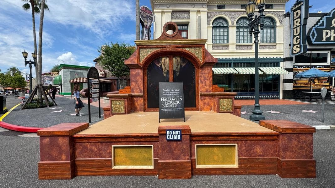 First Halloween Horror Nights 34 Scare Zone Sets, Nocturnal Circus Decorations at Universal Studios Florida