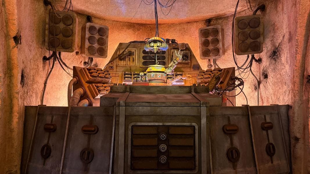 Oga’s Cantina Timeline Update Removes Reference to Star Wars: Galactic Starcruiser at Disneyland