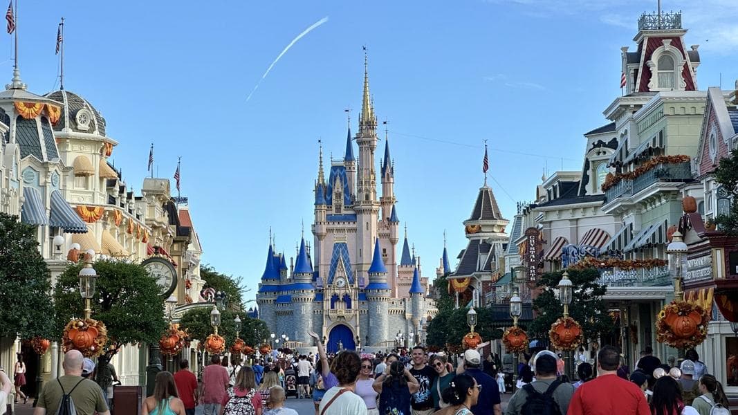 PHOTO REPORT: Magic Kingdom 9/5/2025 (New Parks Jewelry, Tri-Circle-D Ranch Horses)