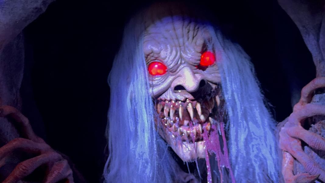 Full Video of Monstruos 2: Nightmares of Latin America Haunted House at Universal Studios Hollywood
