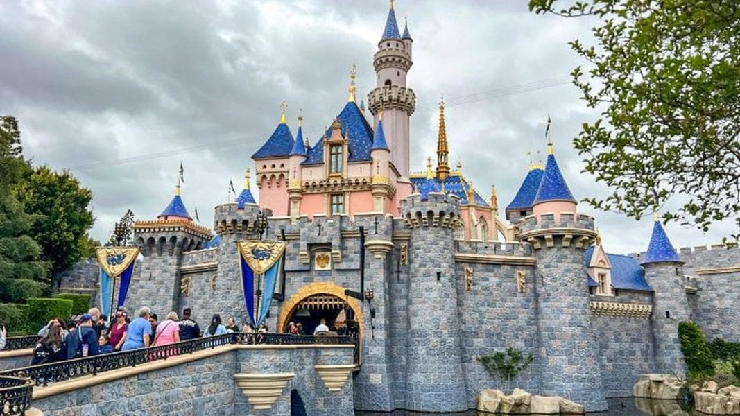 3 Disneyland Restaurants the Experts Refuse to Book