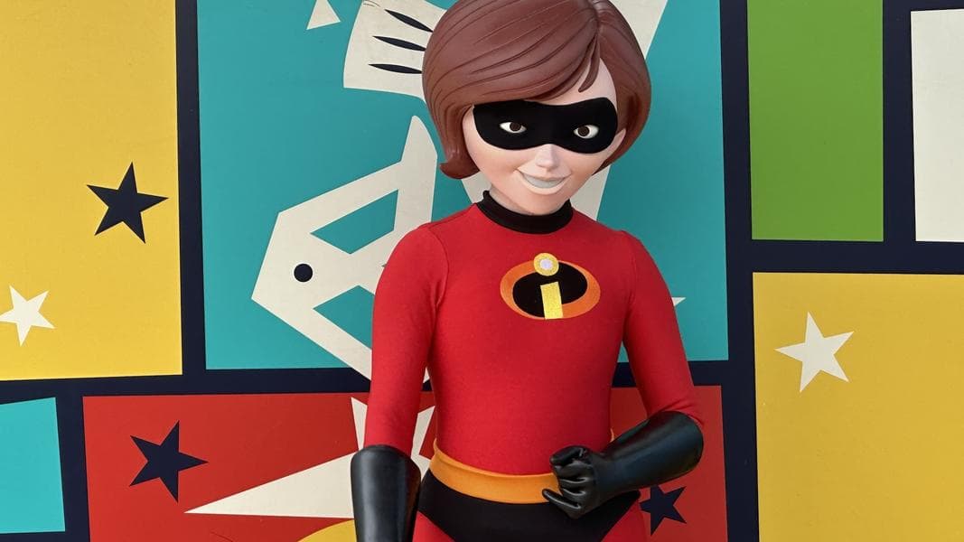 New meet & greet in Worlds of Pixar with Mrs. Incredible
