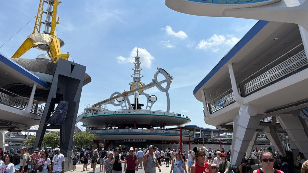 Central Post Returns to Astro Orbiter at Magic Kingdom as Refurbishment Continues
