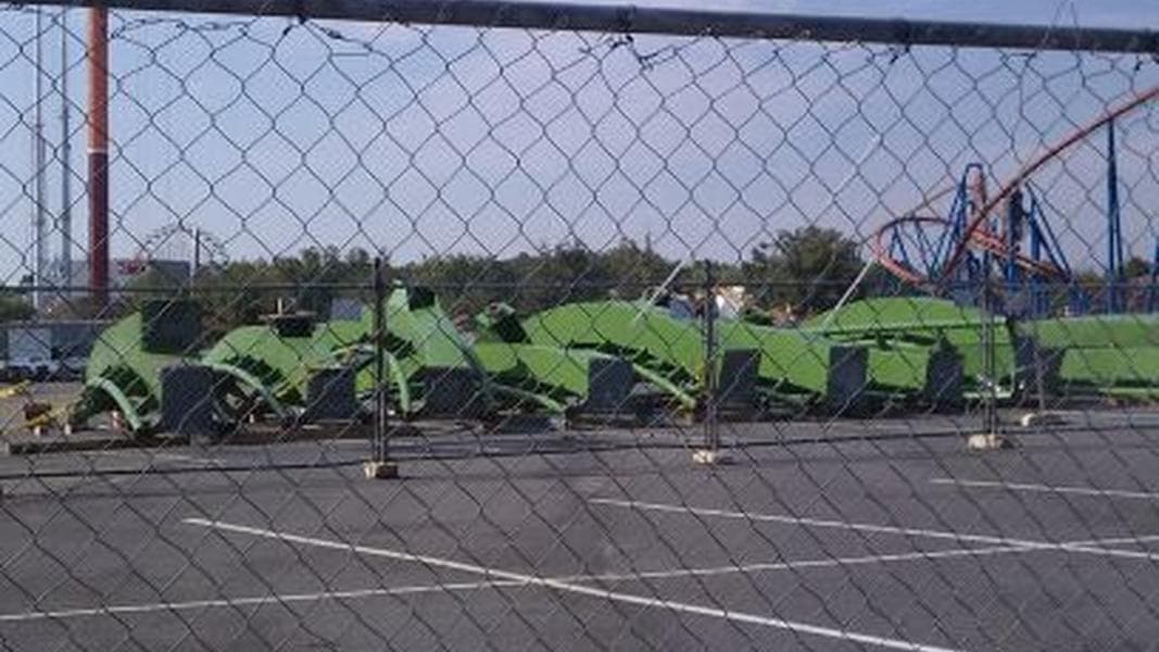 Green Lantern pieces arrive at Great Adventure