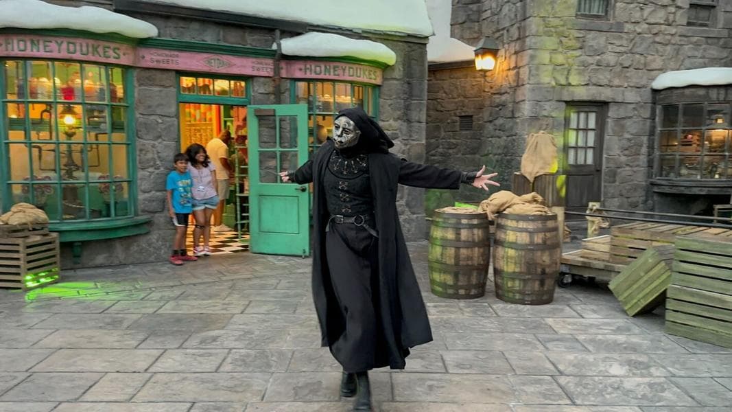 Death Eater Appearances at The Wizarding World of Harry Potter in Universal Studios Hollywood Extended