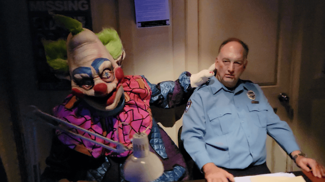 REVIEW: Killer Klowns From Outer Space at Halloween Horror Nights 2022 in Universal Studios Hollywood