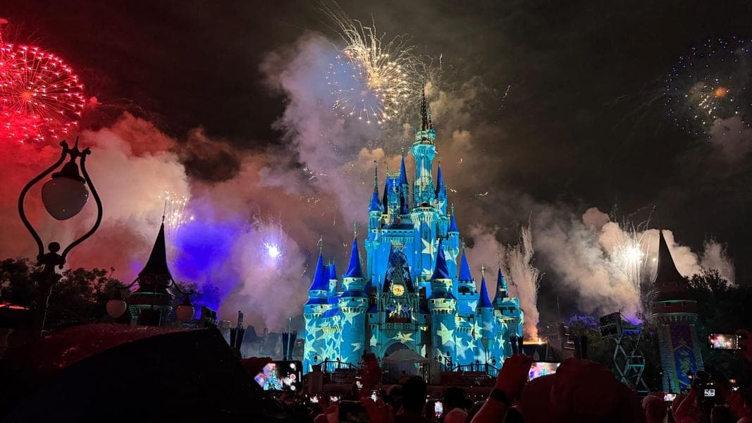 VIDEO: ‘Celebrate America!’ Fireworks Return to Magic Kingdom for Fourth of July 2025