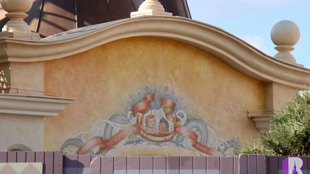 First Look at Mural for ‘Luca’ Dining Room at Pizzeria Bella Notte in Disneyland Paris