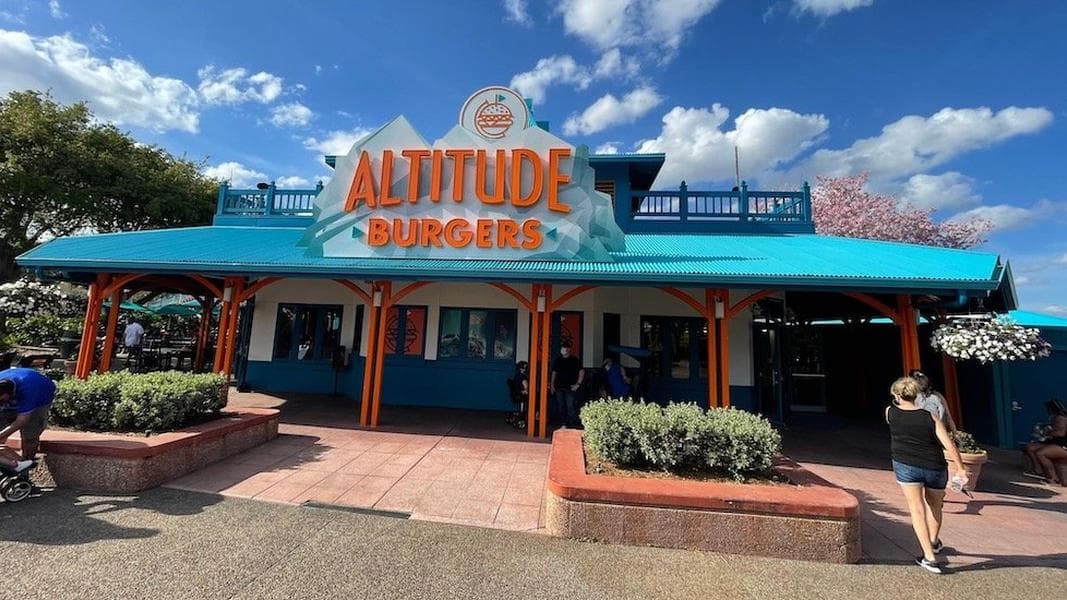 New restaurant Altitude Burgers takes flight at SeaWorld Orlando