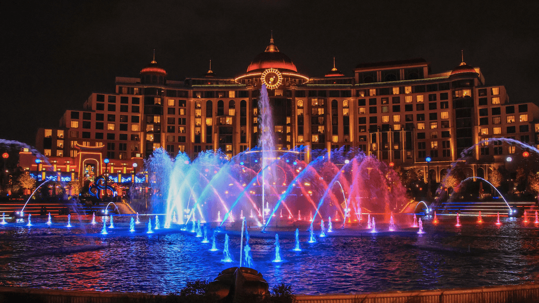 Epic Universe nighttime spectacular ‘Universal Celestial Goodnight’ is gaining traction on social media