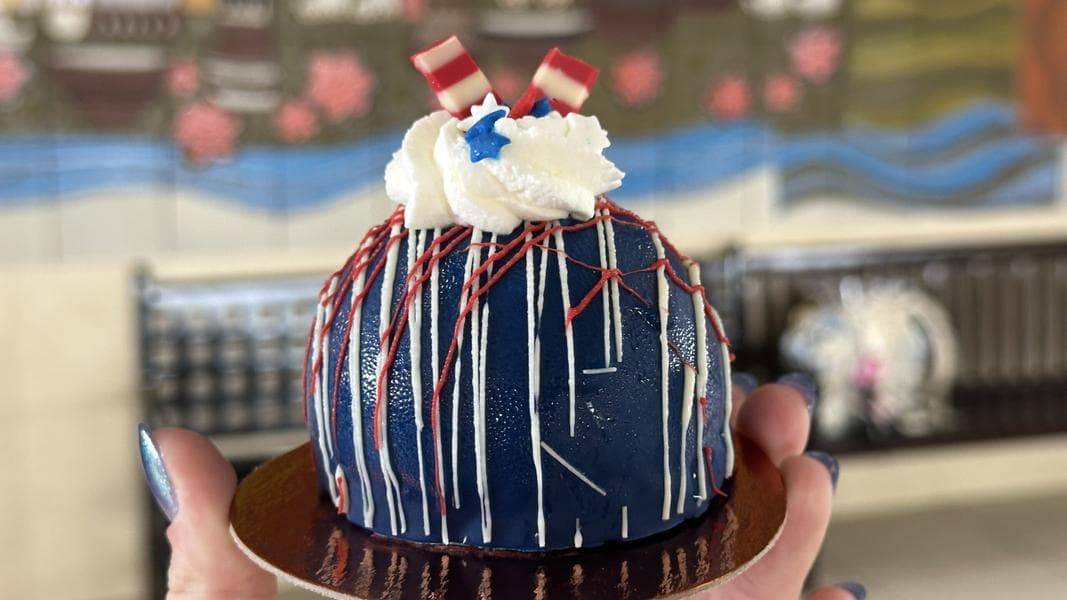 REVIEW: Fourth of July Cake at Disney's Contemporary Resort