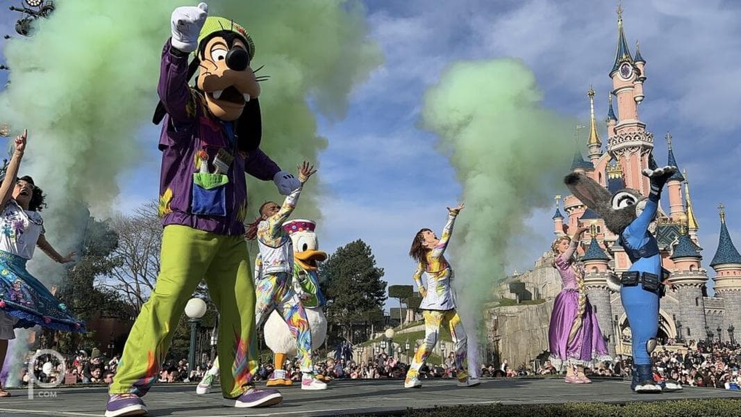 A Million Splashes of Colour is back at Disneyland Paris