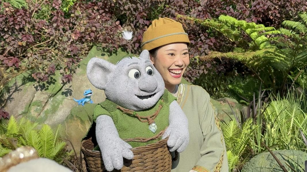 PHOTOS, VIDEO: Mossi the Baby Troll Interactive Puppet Character Debuts at World of Frozen